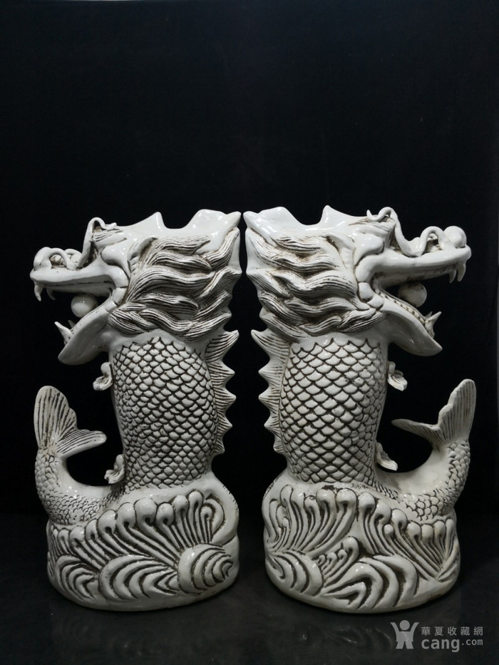 王炳荣xiangya白浮雕龙头鱼身神兽一对