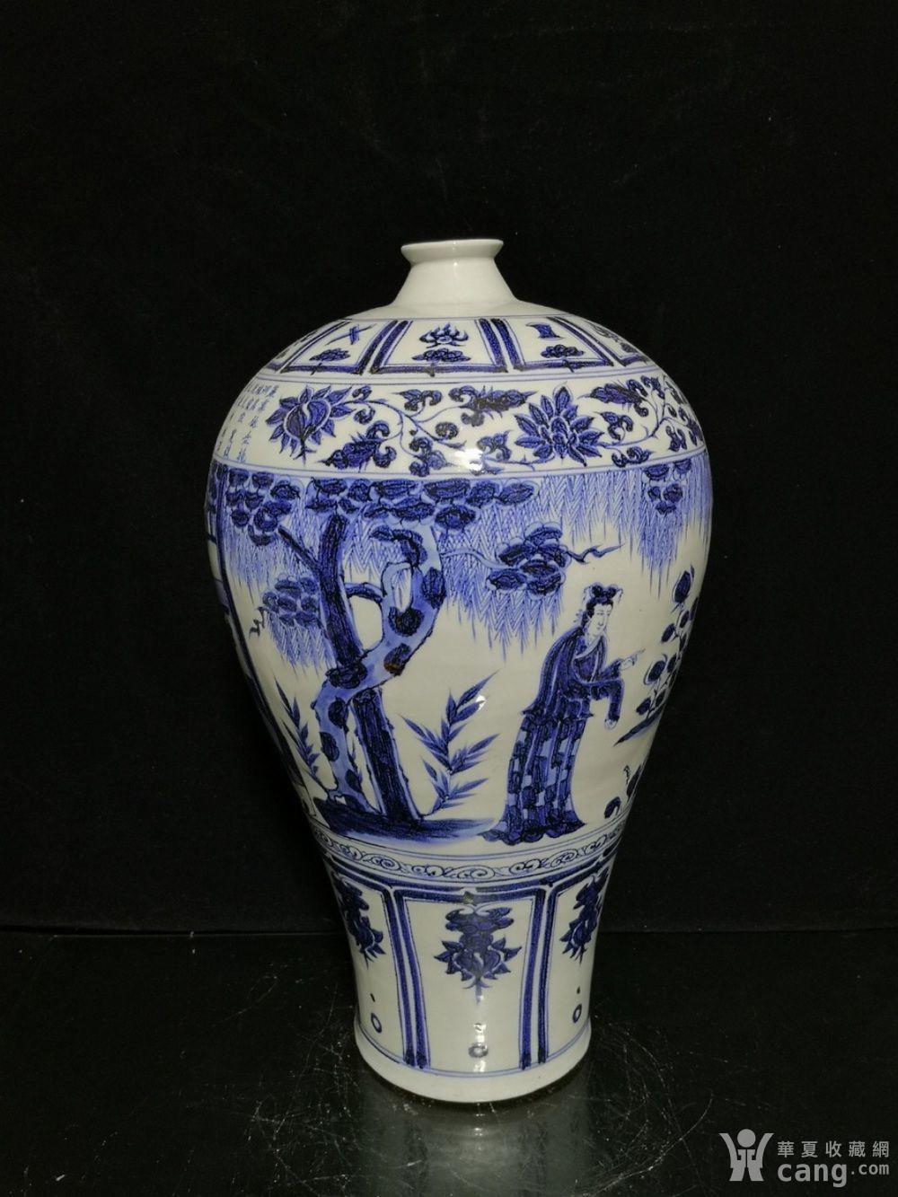 元青花锦香亭梅瓶