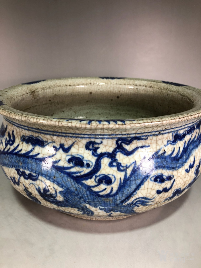 元代青花开片龙纹缸