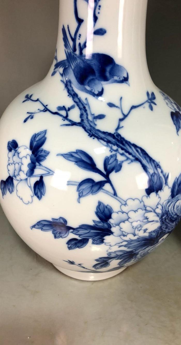 民国王步作青花花鸟赏瓶一对