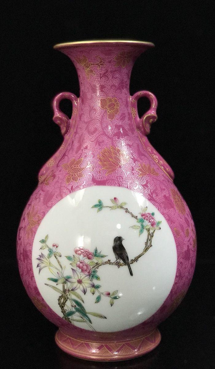 清乾隆胭脂红描金勾花开窗珐琅彩花鸟双耳瓶