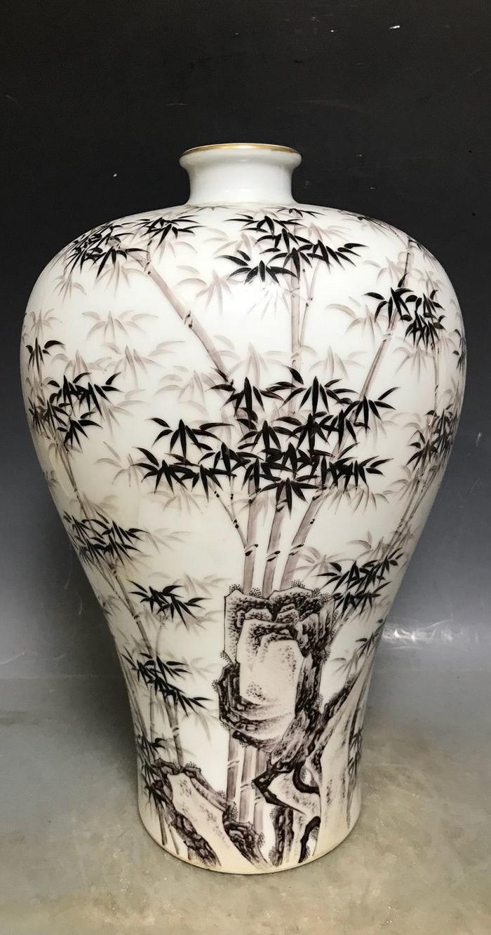 华夏古玩城 瓷器 其它 > 清雍正墨彩竹石纹梅瓶