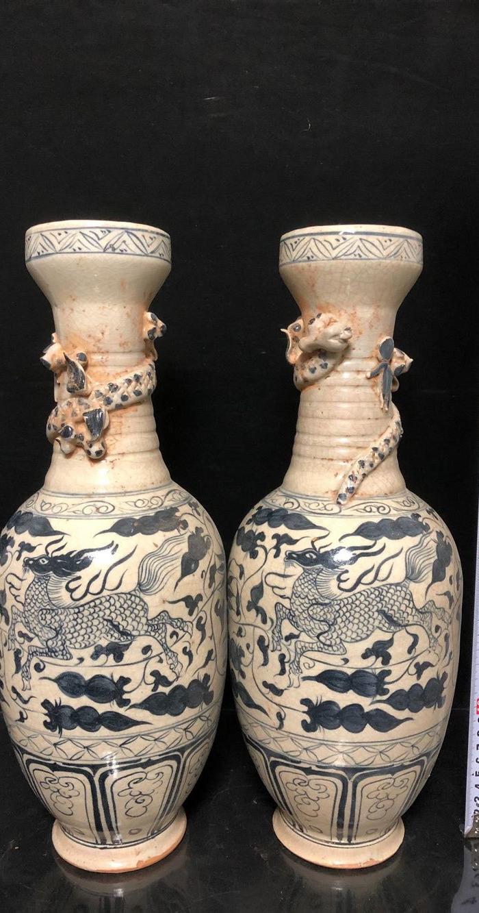 元,青花麒麟纹瓶一对