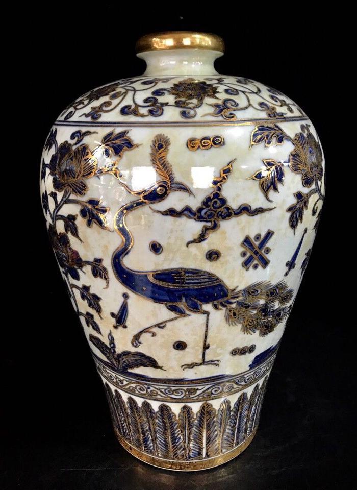 华夏古玩城 瓷器 其它 > 明代青花描金花鸟纹梅瓶