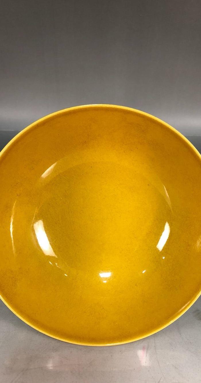 q代乾隆黄釉开片高脚果盘