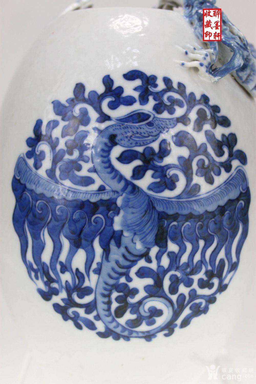 《大清乾隆年制》款青花团凤纹塑螭龙蝙蝠橄榄尊 醉墨轩