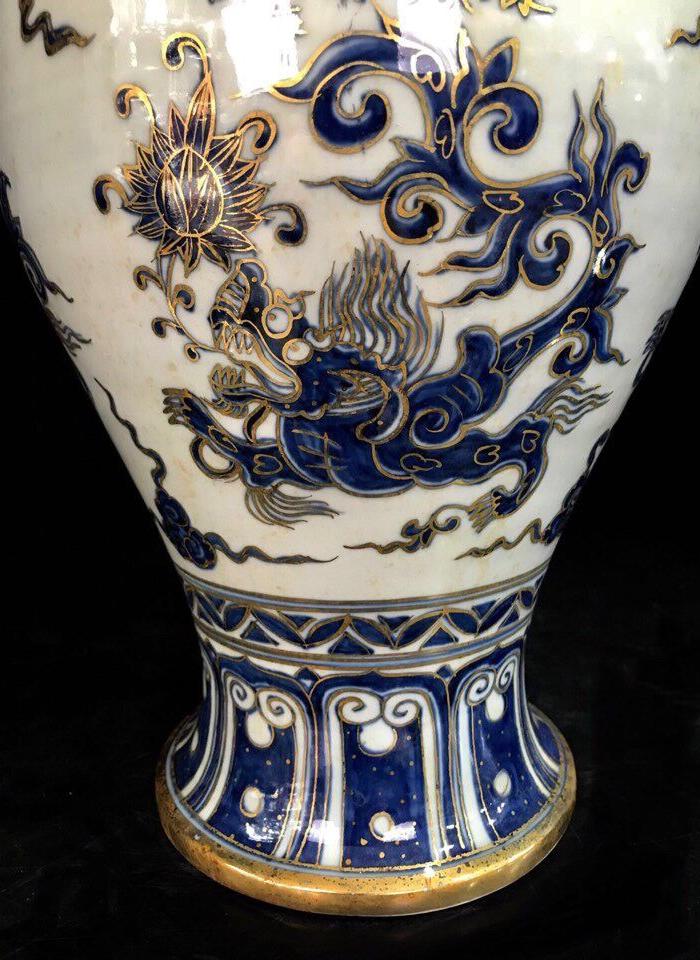 华夏古玩城 瓷器 其它 > 明代青花描金云龙纹梅瓶