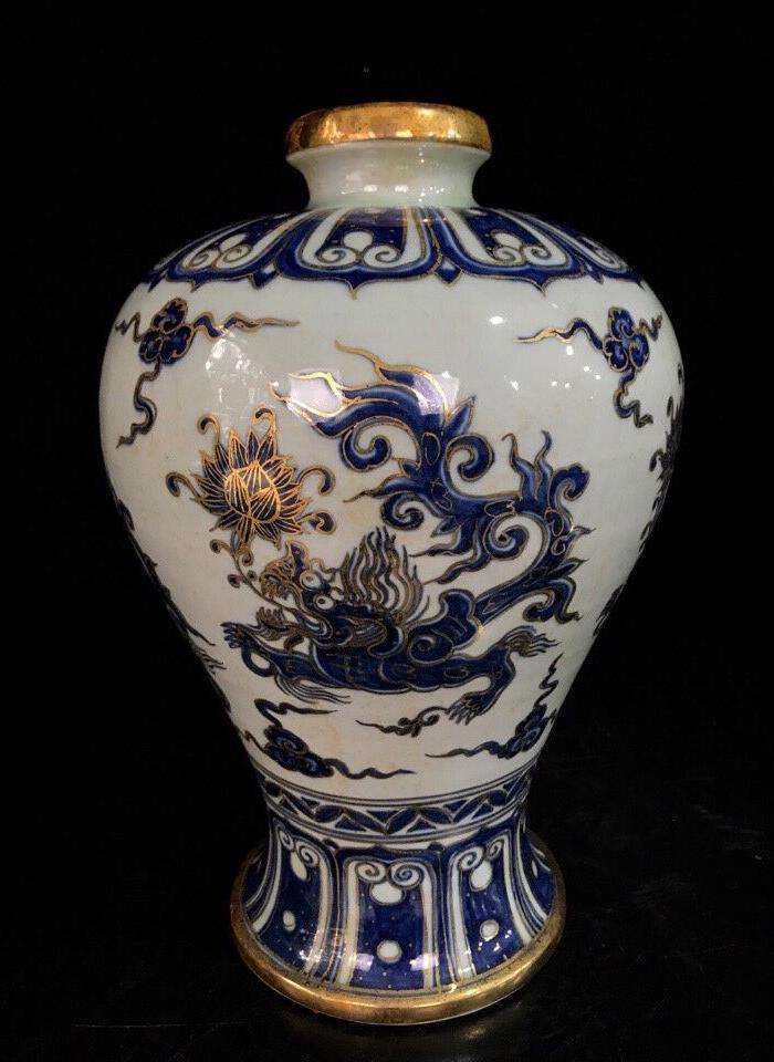 华夏古玩城 瓷器 其它 > 明代青花描金云龙纹梅瓶