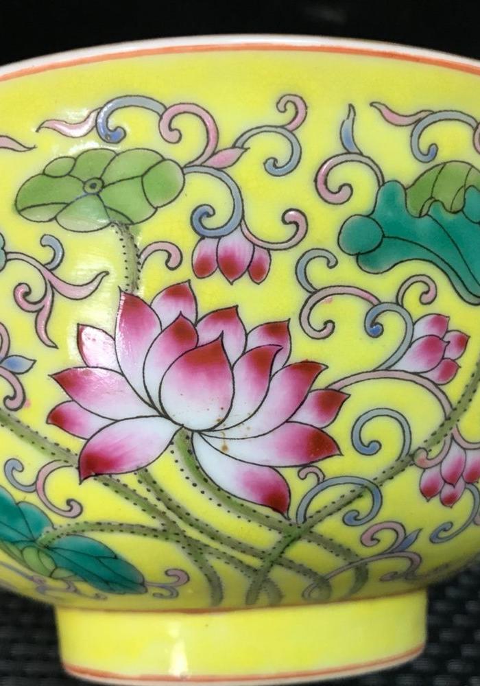 清雍正粉彩荷花纹碗.规格8.5 16.
