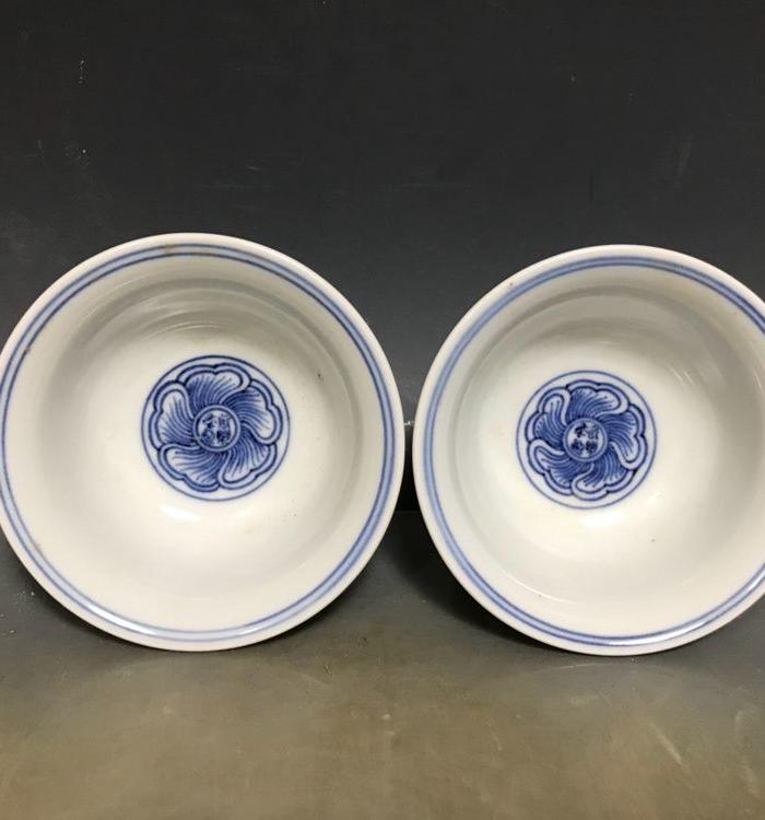 明永乐青花缠枝花卉纹压手杯