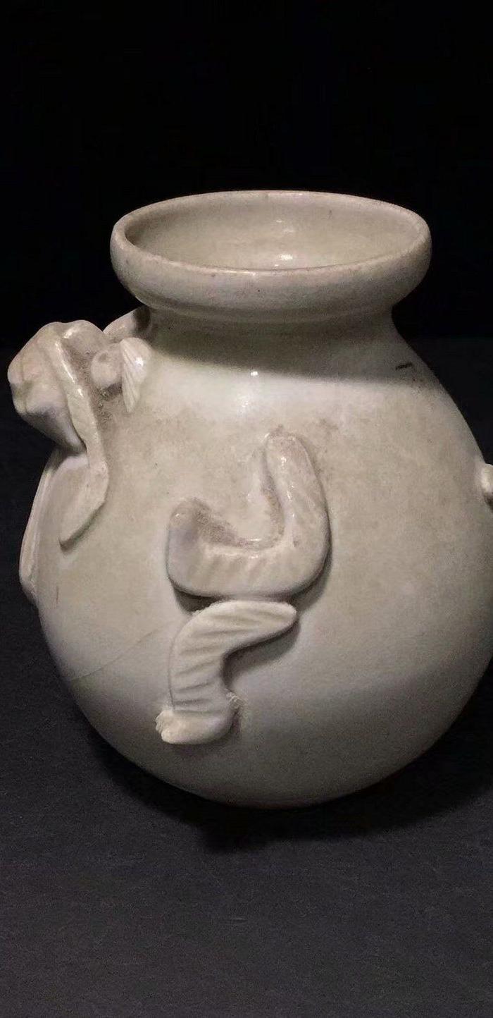 华夏古玩城 瓷器 其它 > 定窑白釉兽型罐 品相:有瑕疵