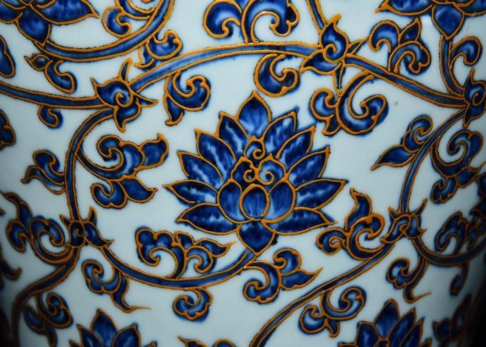 明宣德年青花描金缠枝莲纹梅瓶48 29