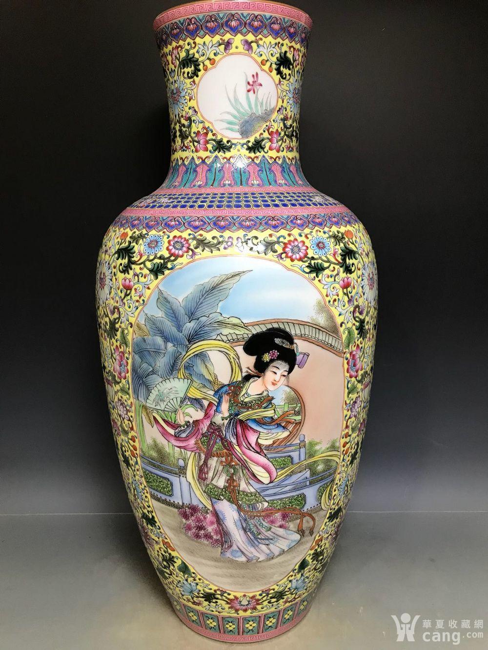 清乾隆粉彩人物观音瓶