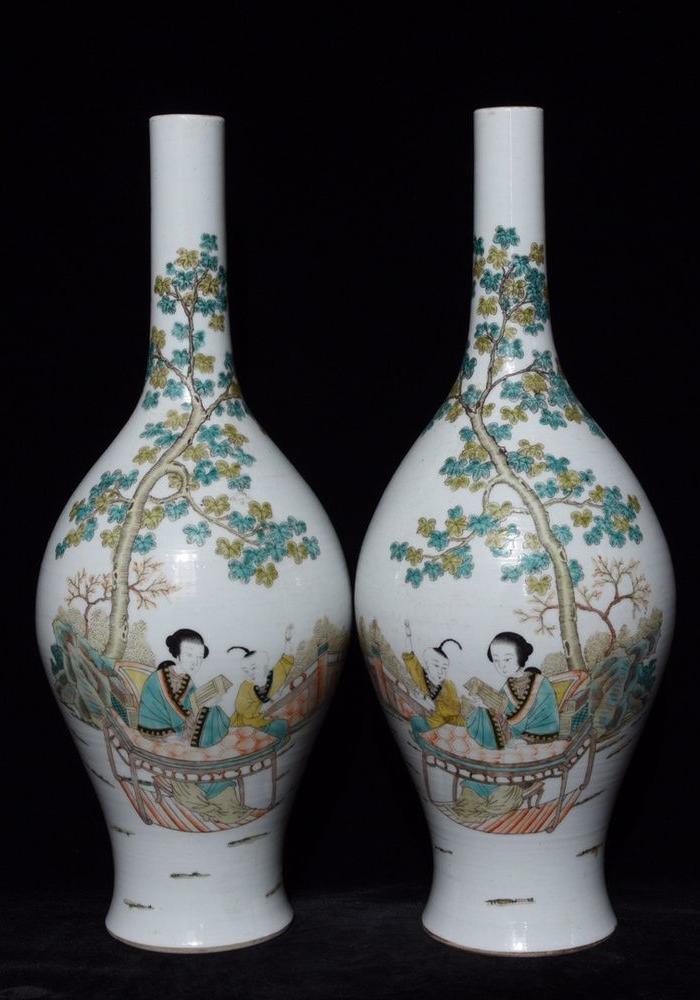 民国方家珍作粉彩人物纹直颈瓶 38x14