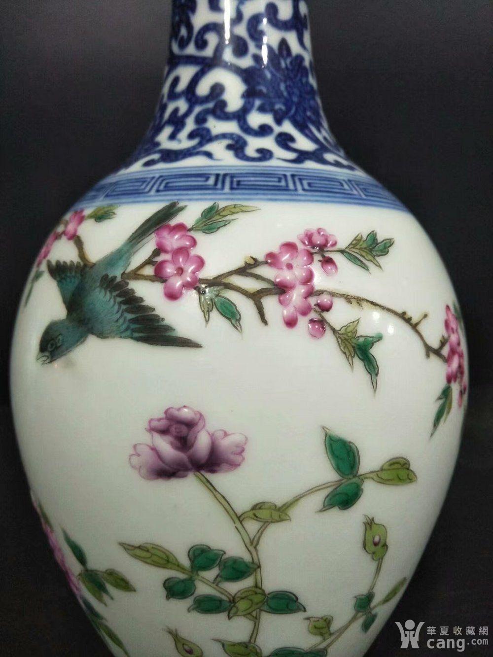 大清乾隆年制粉彩花鸟瓶一对