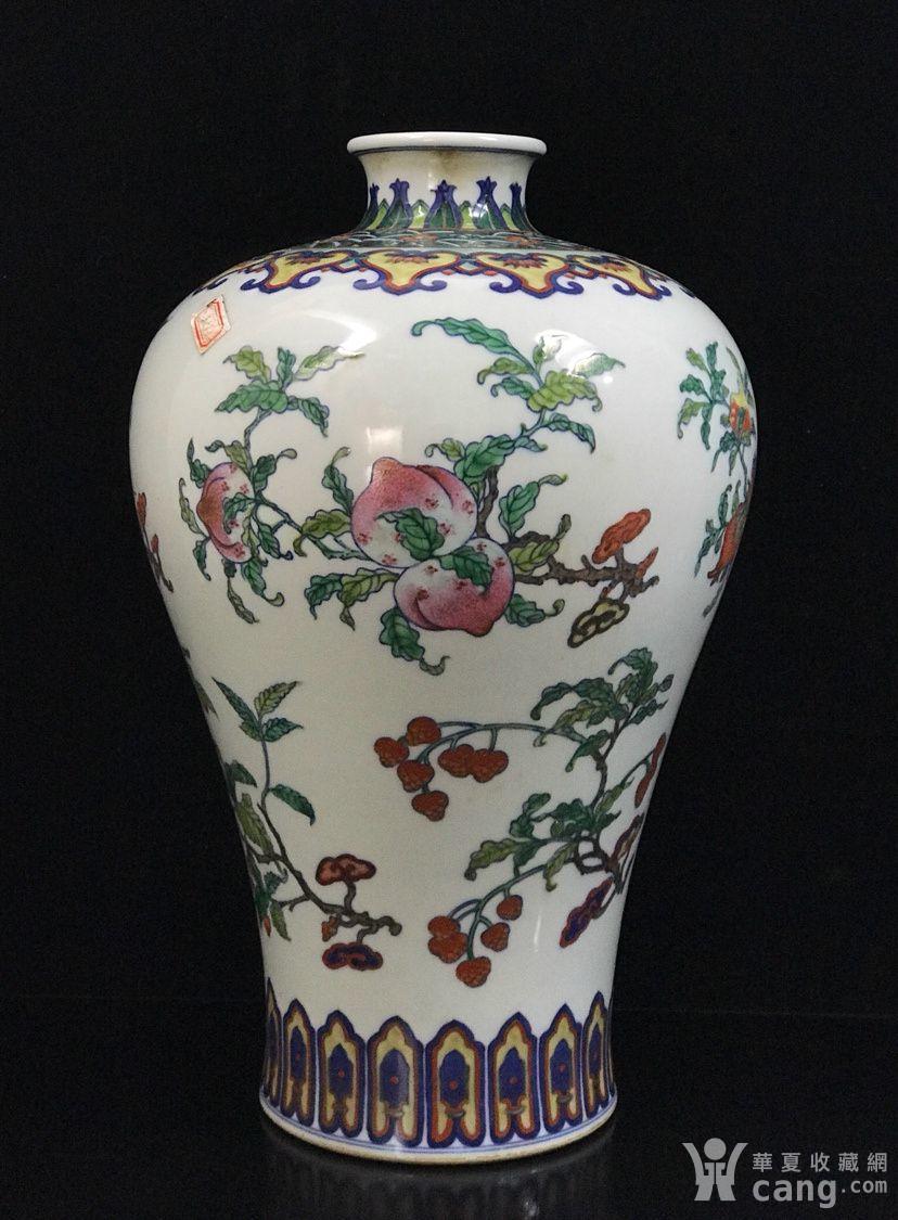 清雍正斗彩花果纹梅瓶
