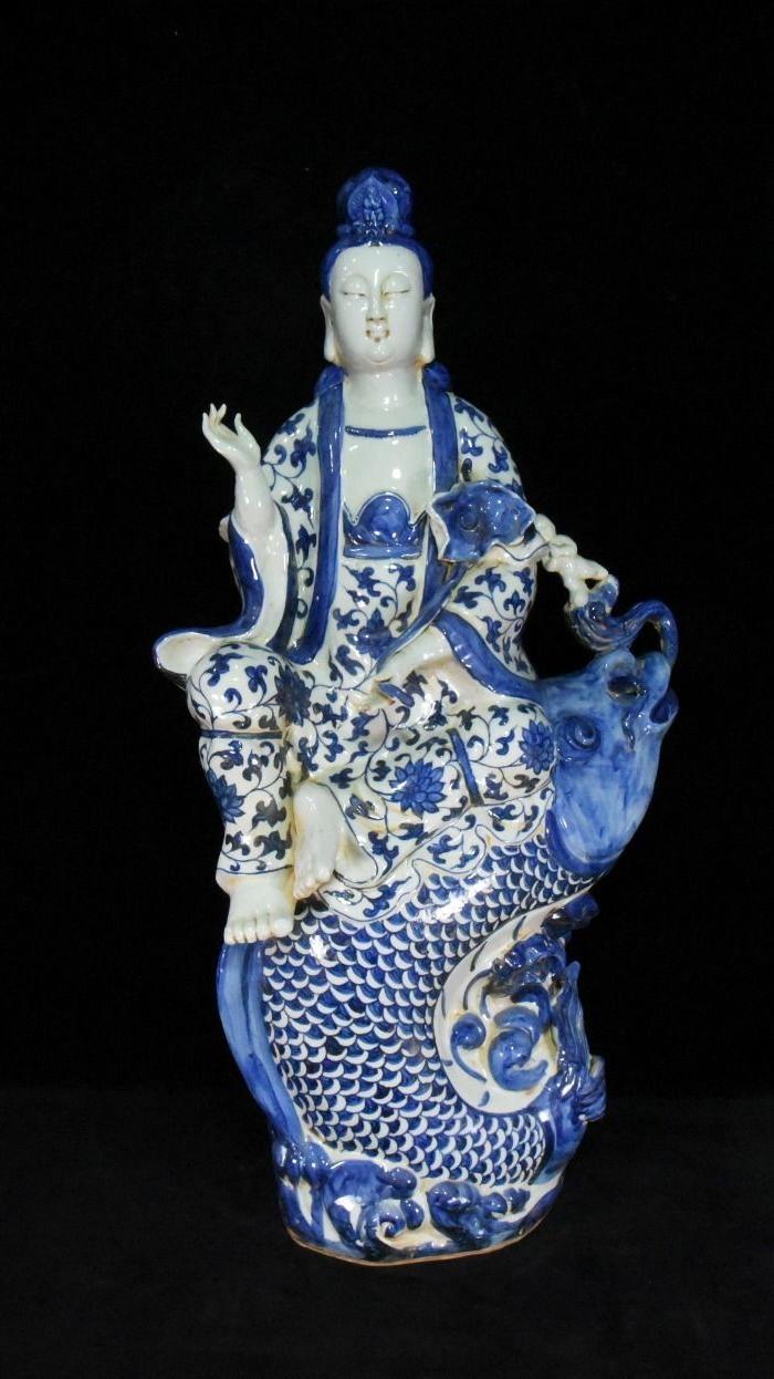 明代宣德青花缠枝莲雕刻骑鱼坐观音