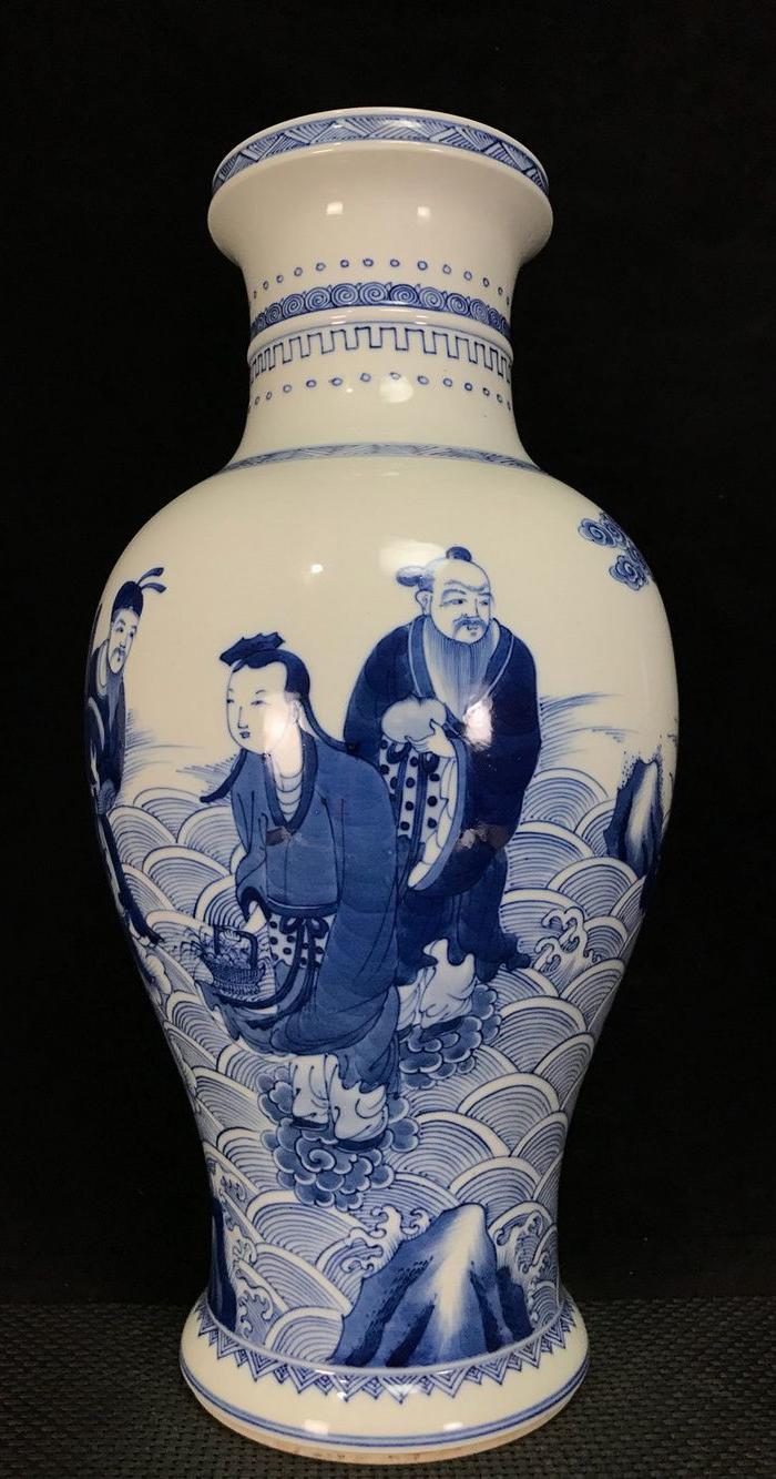 清青花八仙过海人物鱼尾瓶.规格45 24