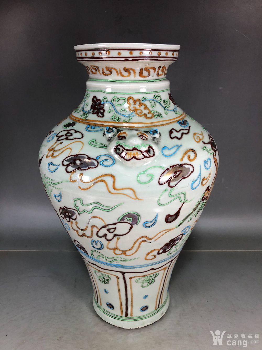 元代五彩堆线条麒麟兽头瓶