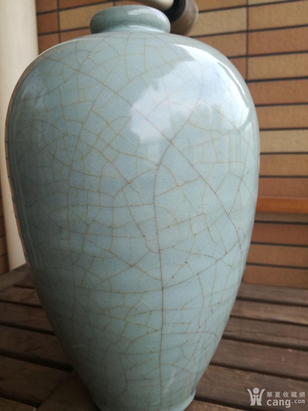 南宋修内司官窑粉青釉梅瓶