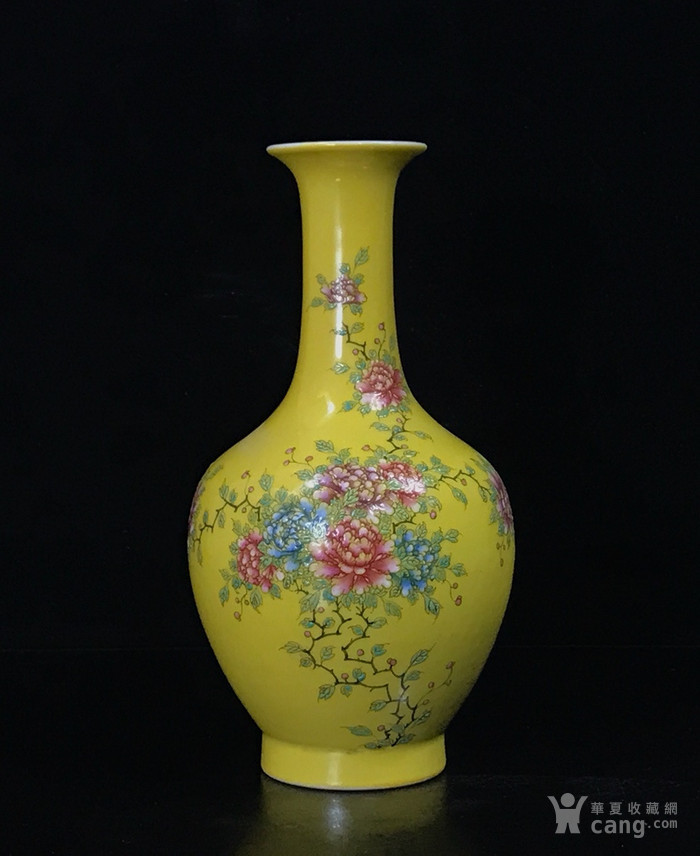 清乾隆珐琅彩花卉纹花瓶