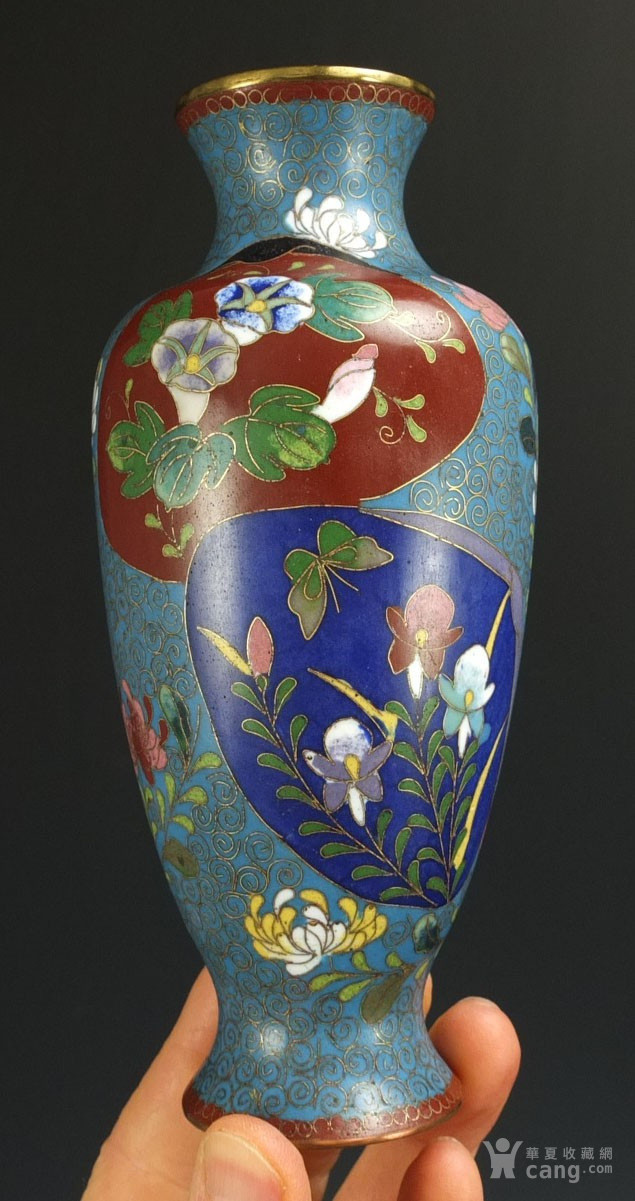 清代铜胎掐丝珐琅彩橄榄尊一对