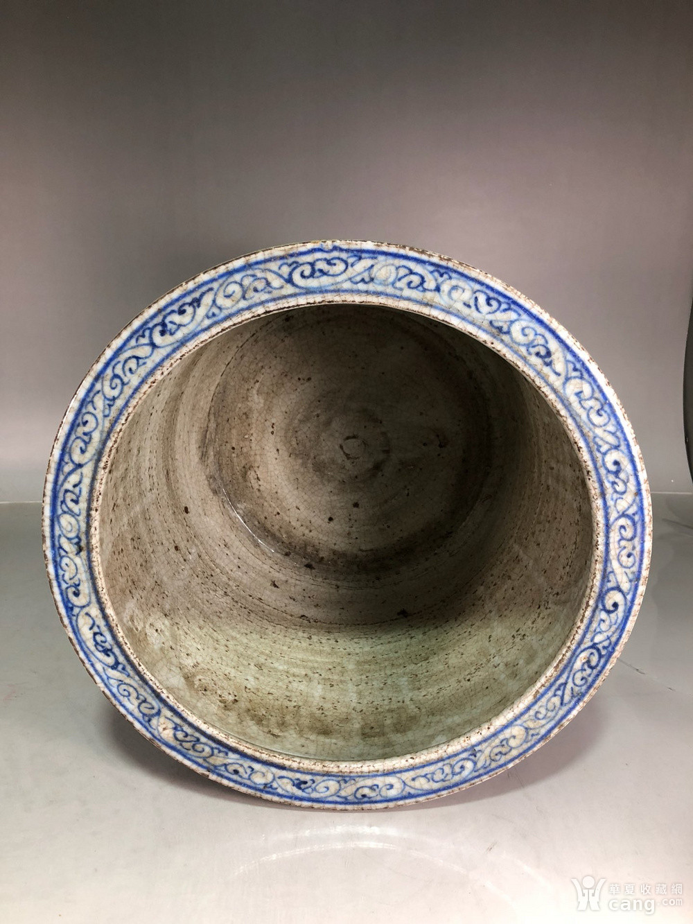 元代青花开片狮子滚绣球笔筒