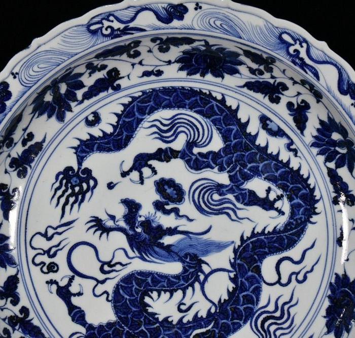 元代波斯文青花龙纹盘