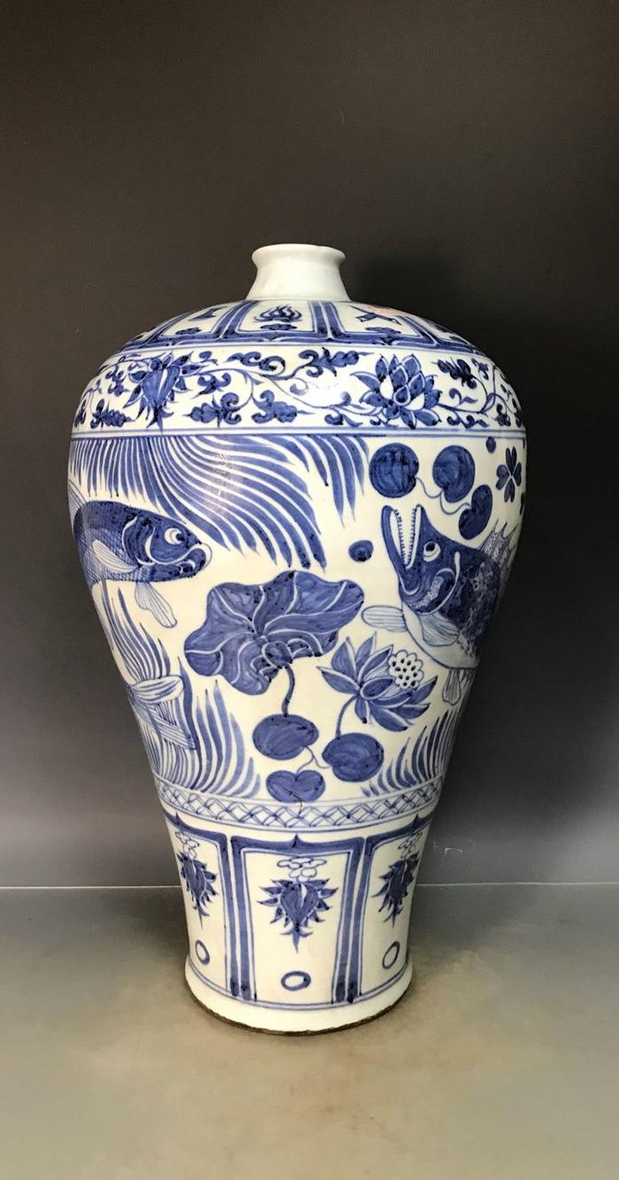 元青花鱼藻纹梅瓶