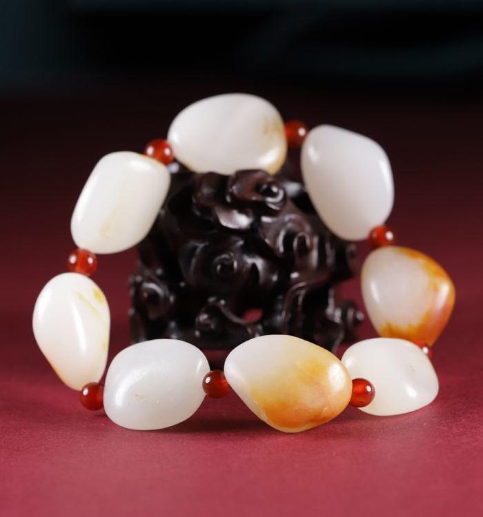 新疆和田玉籽料聚黄 原石手链手串 55克