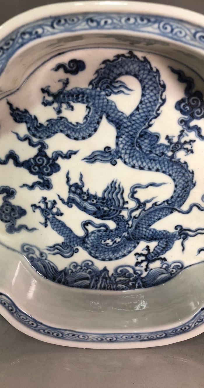 明代宣德青花龙纹笔洗
