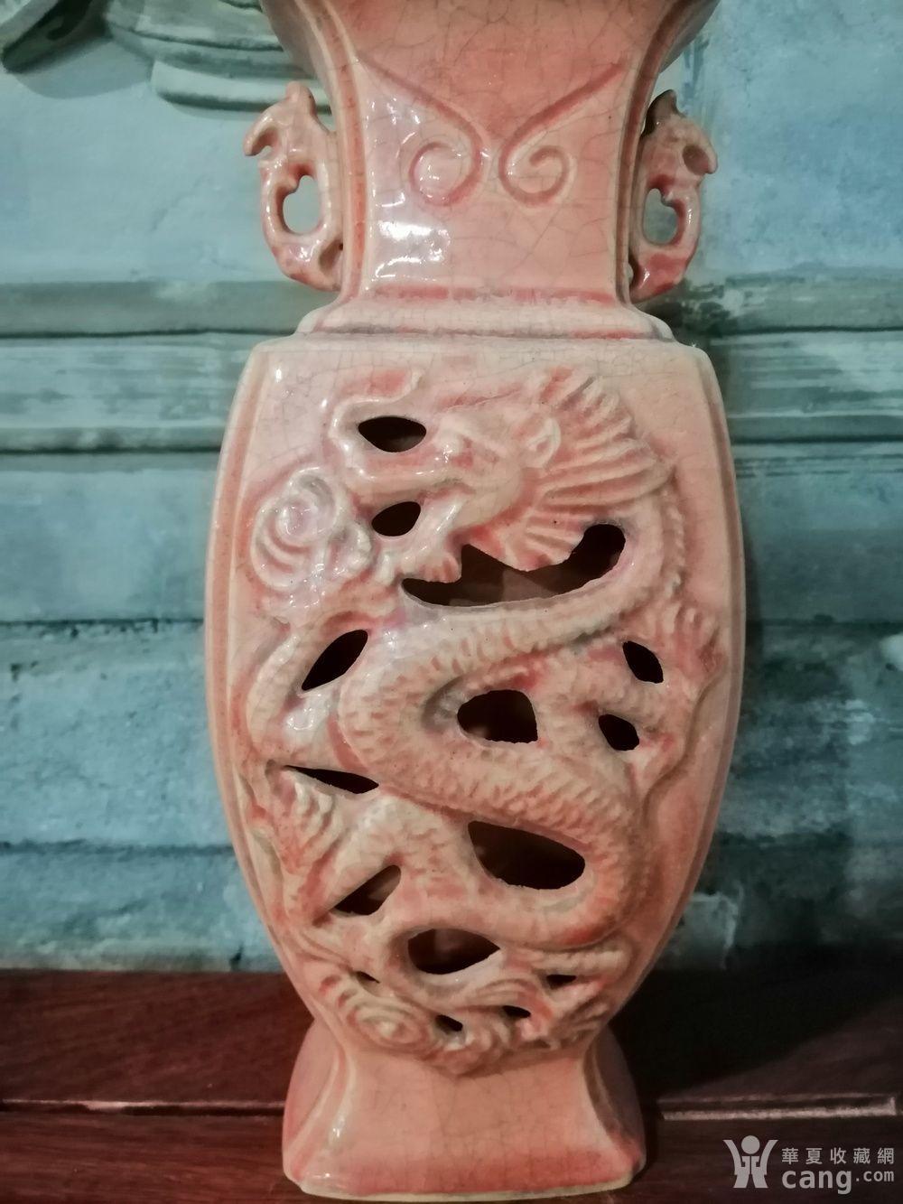 **柴窑龙纹瓶