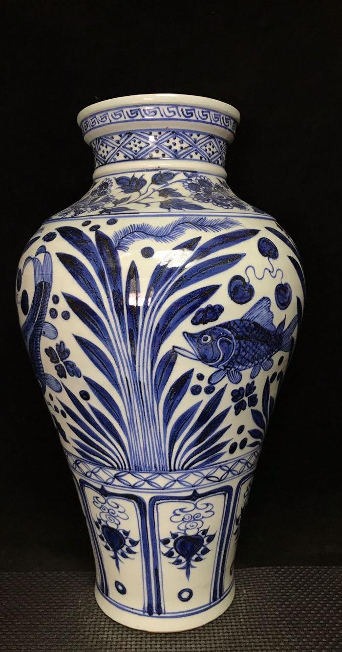 元青花博陵第款鱼藻纹梅瓶