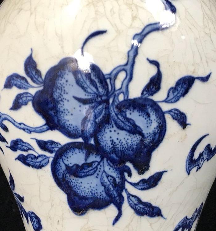清雍正青花九桃纹橄榄瓶37 18