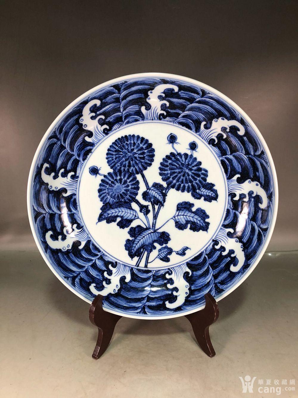 华夏古玩城 瓷器 其它 > 明代青花菊花图盘 报价记录 服务保障 支付