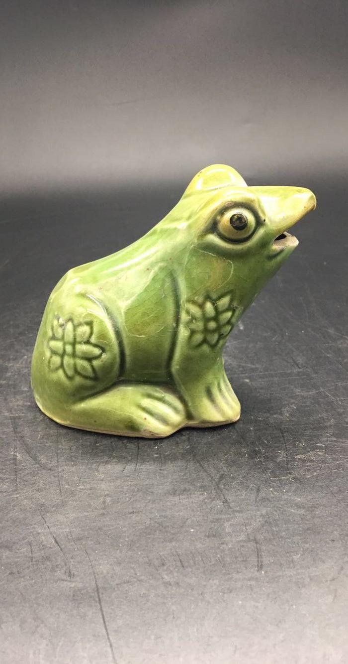 民国绿釉青蛙摆件