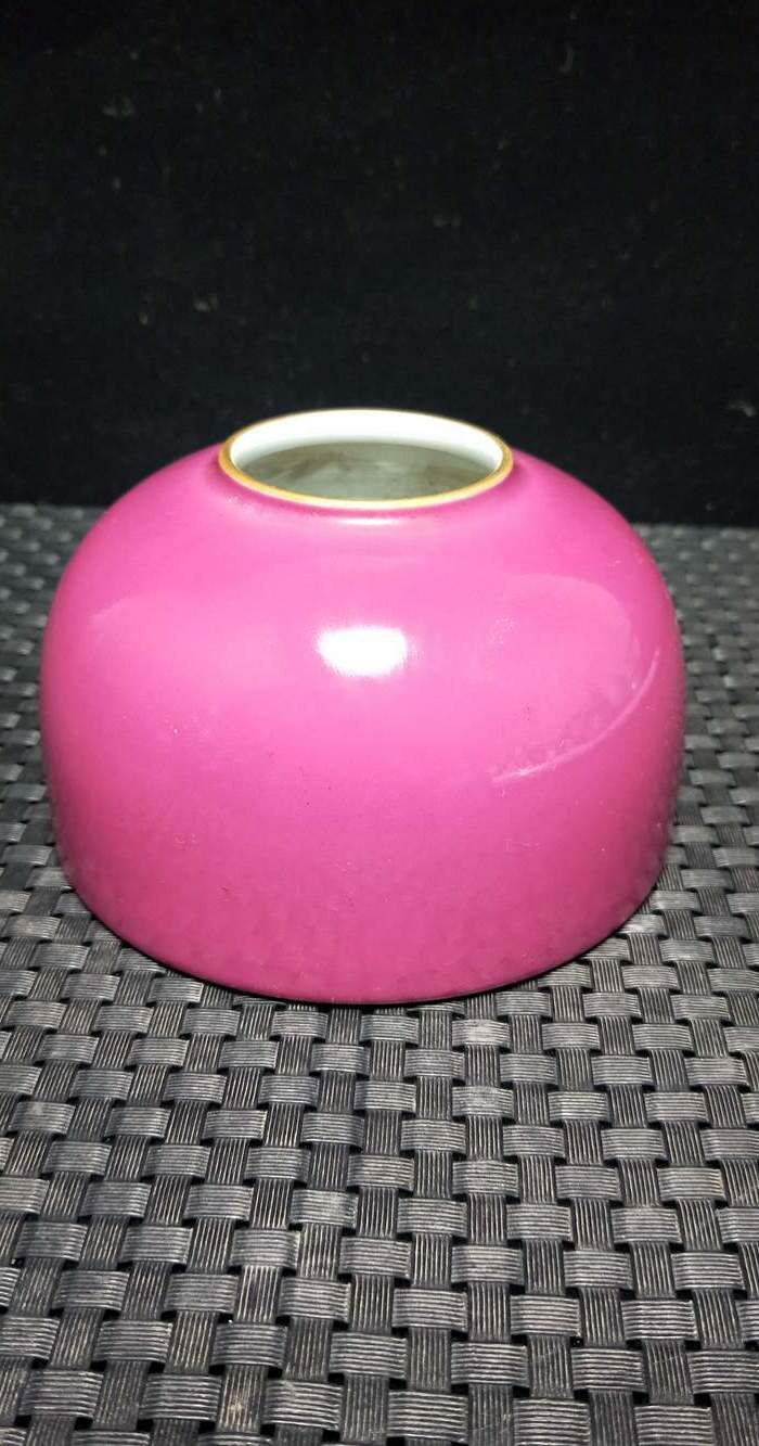 华夏古玩城 瓷器 其它 > 胭脂红釉水盂                   描述