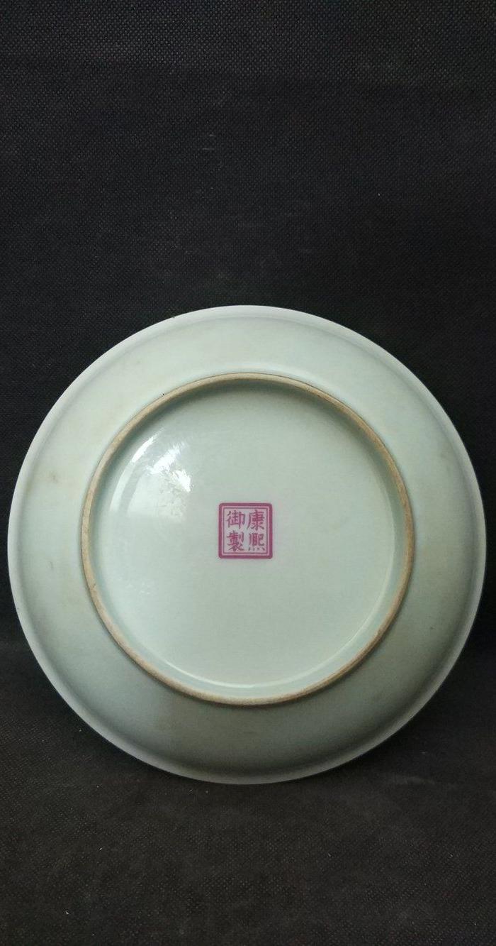 清康熙御制胭脂红釉开窗粉彩瓷盘