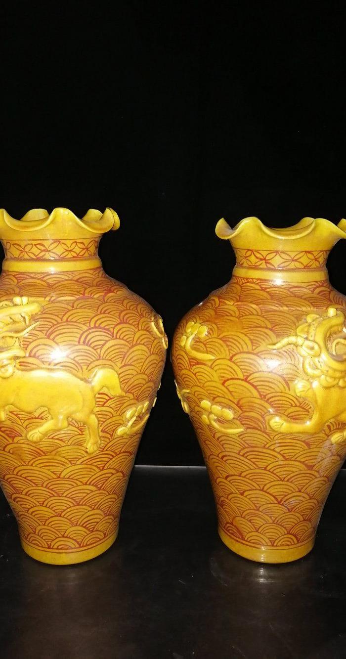 华夏古玩城 瓷器 其它 > 元代黄釉花口瓶