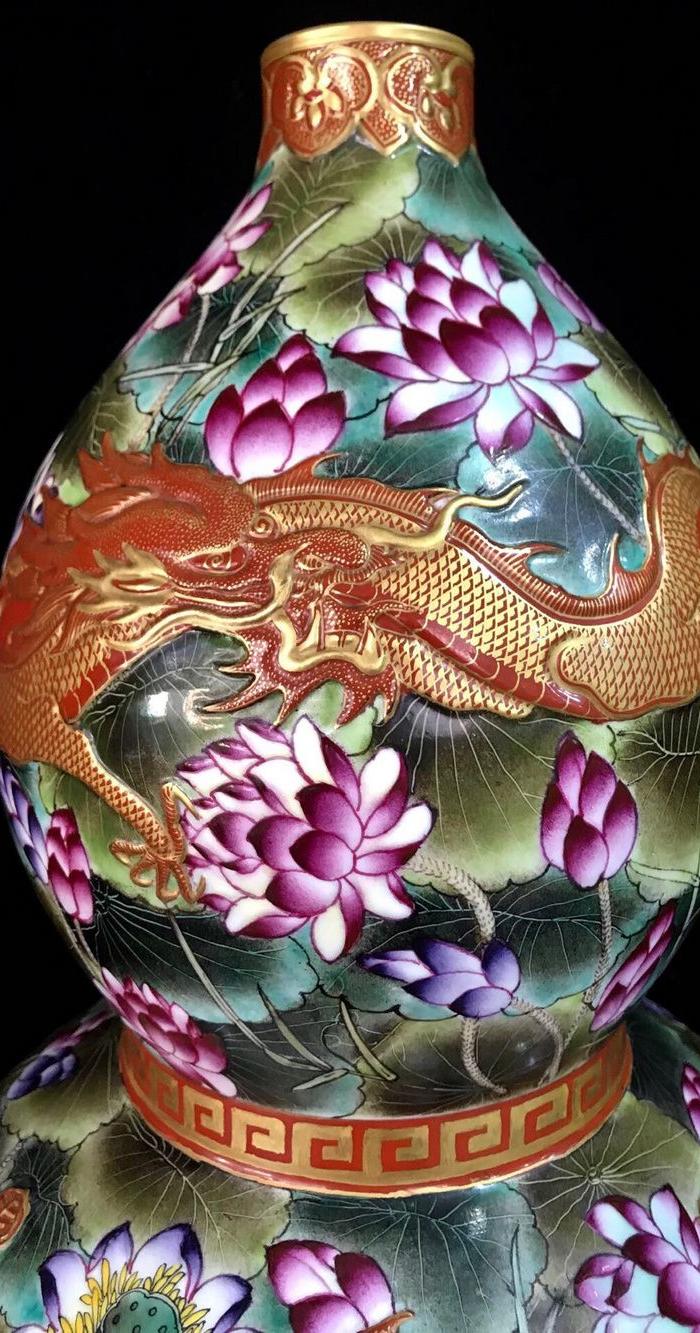 zhen金珐琅彩浮雕五龙荷花纹葫芦瓶