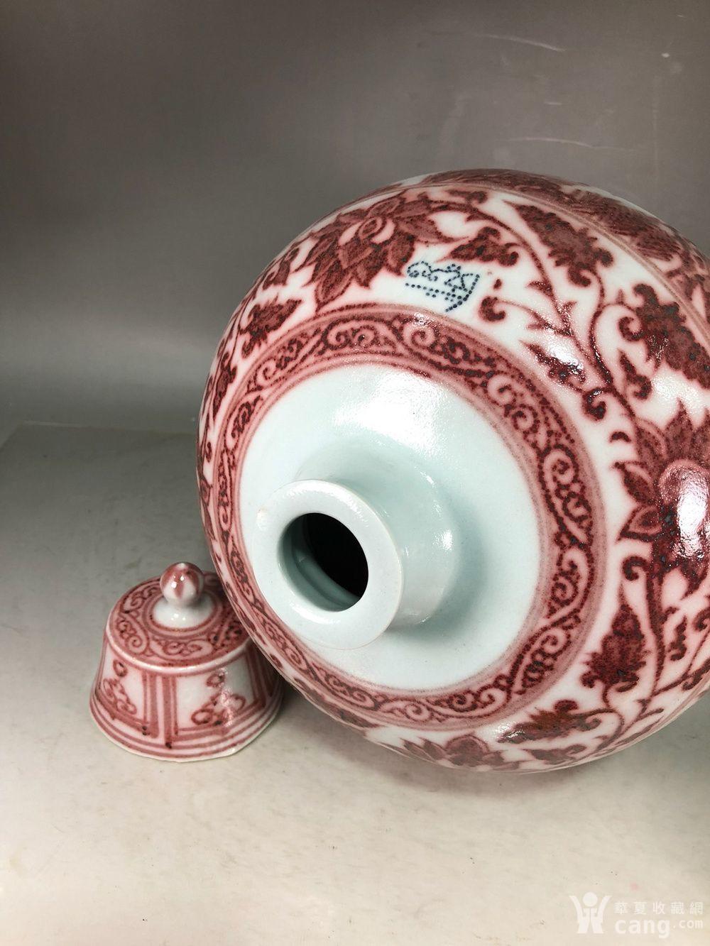 元代波斯纹釉里红人物故事梅瓶