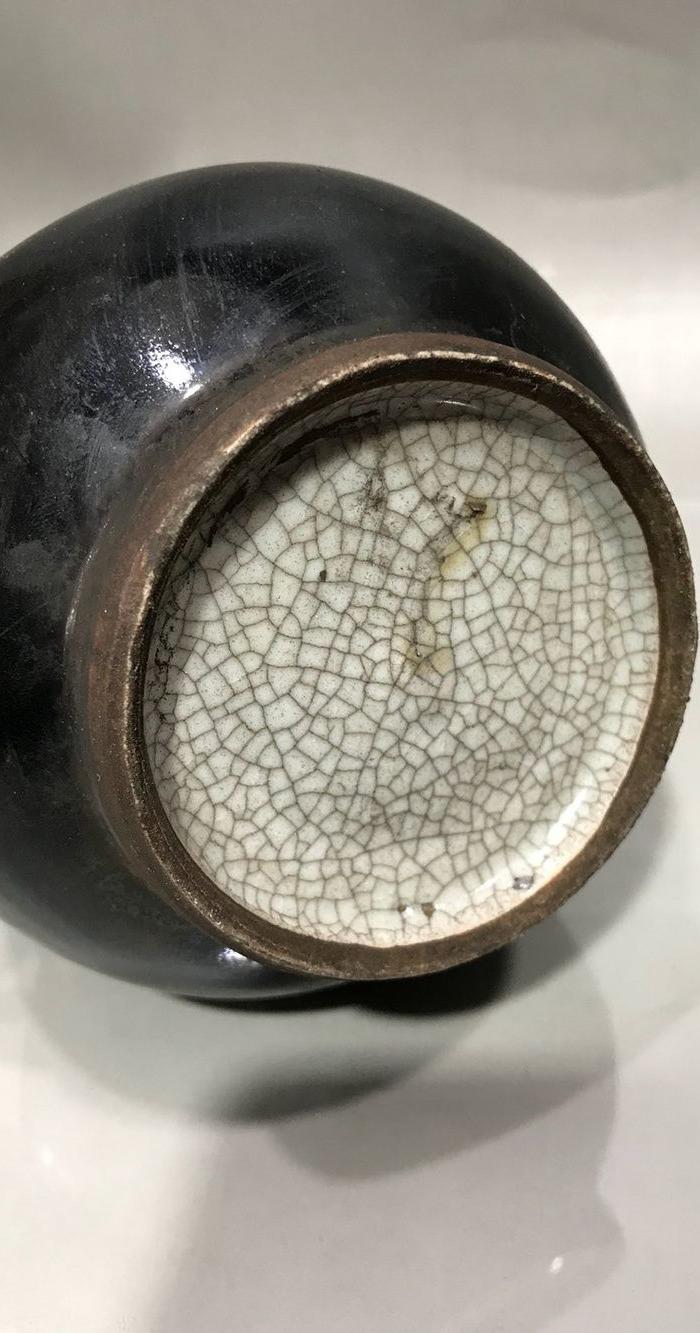 华夏古玩城 瓷器 其它 > 乌金釉双耳尊                   描述