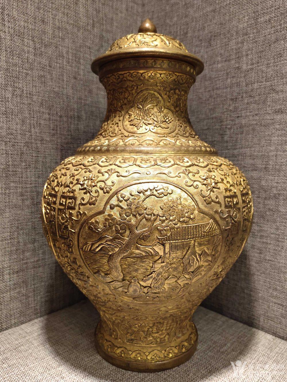 清代铜器铜鎏金山水人物盖瓶