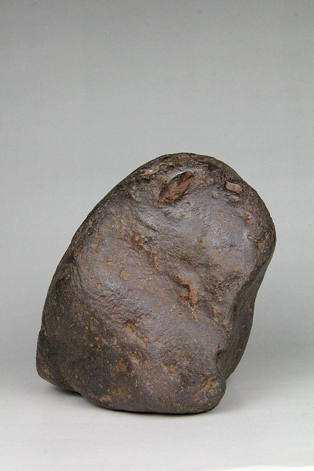 罕见特大天然陨石天铁摆件