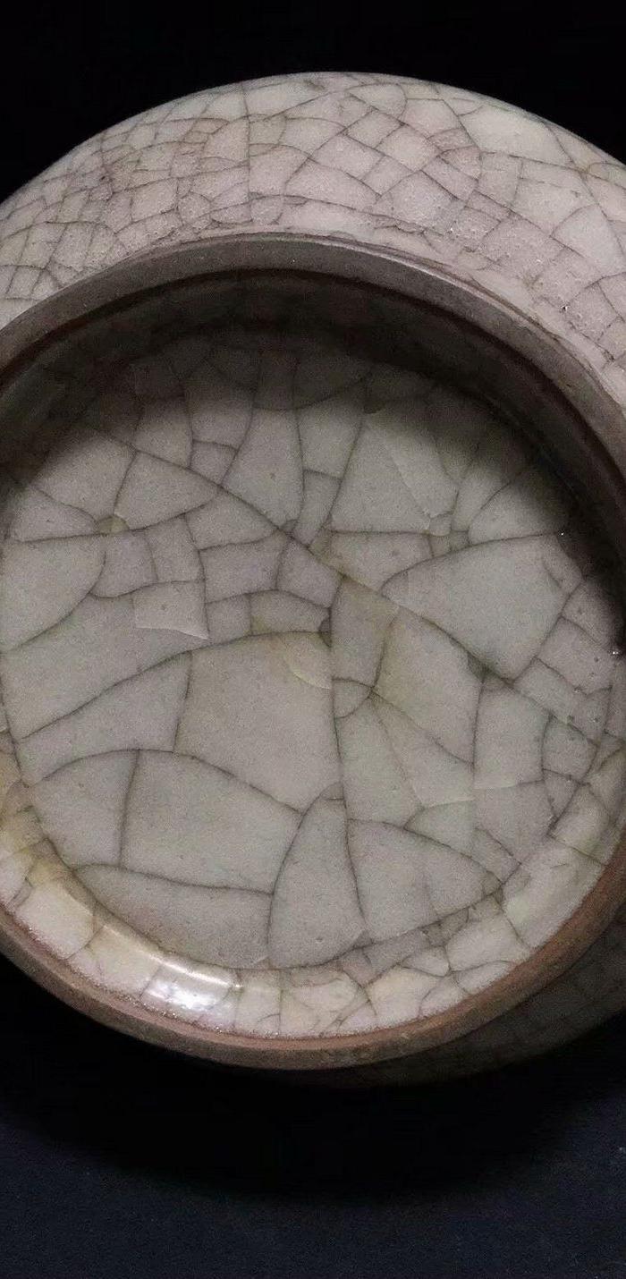 官窑开片釉长颈瓶