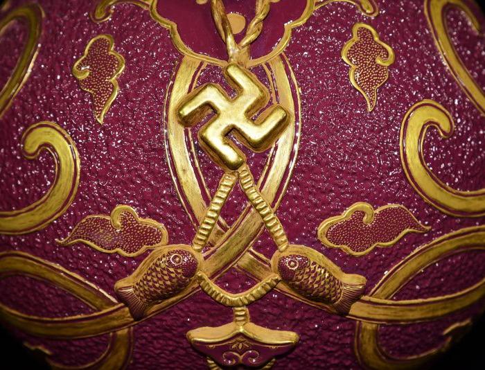 清乾隆年鎏金胭脂红开光墨彩山水纹如意尊35 26