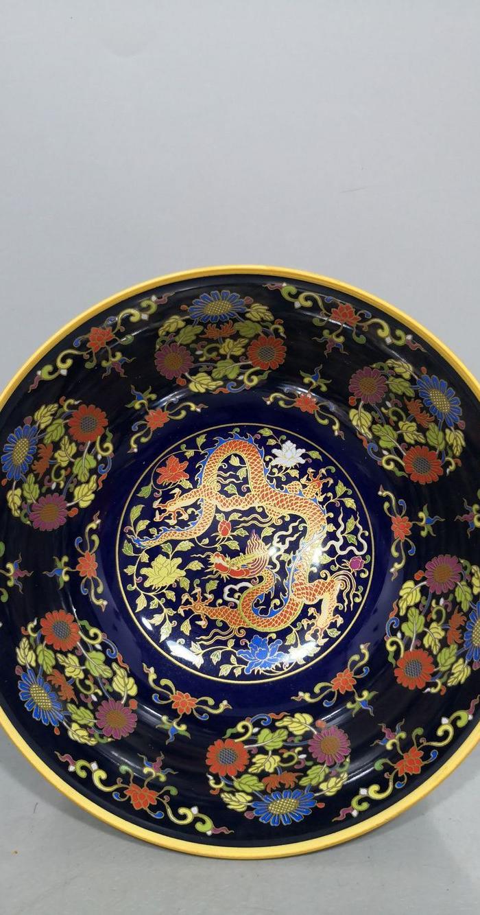 华夏古玩城 瓷器 其它 > 明 成化五彩描金龙纹碗