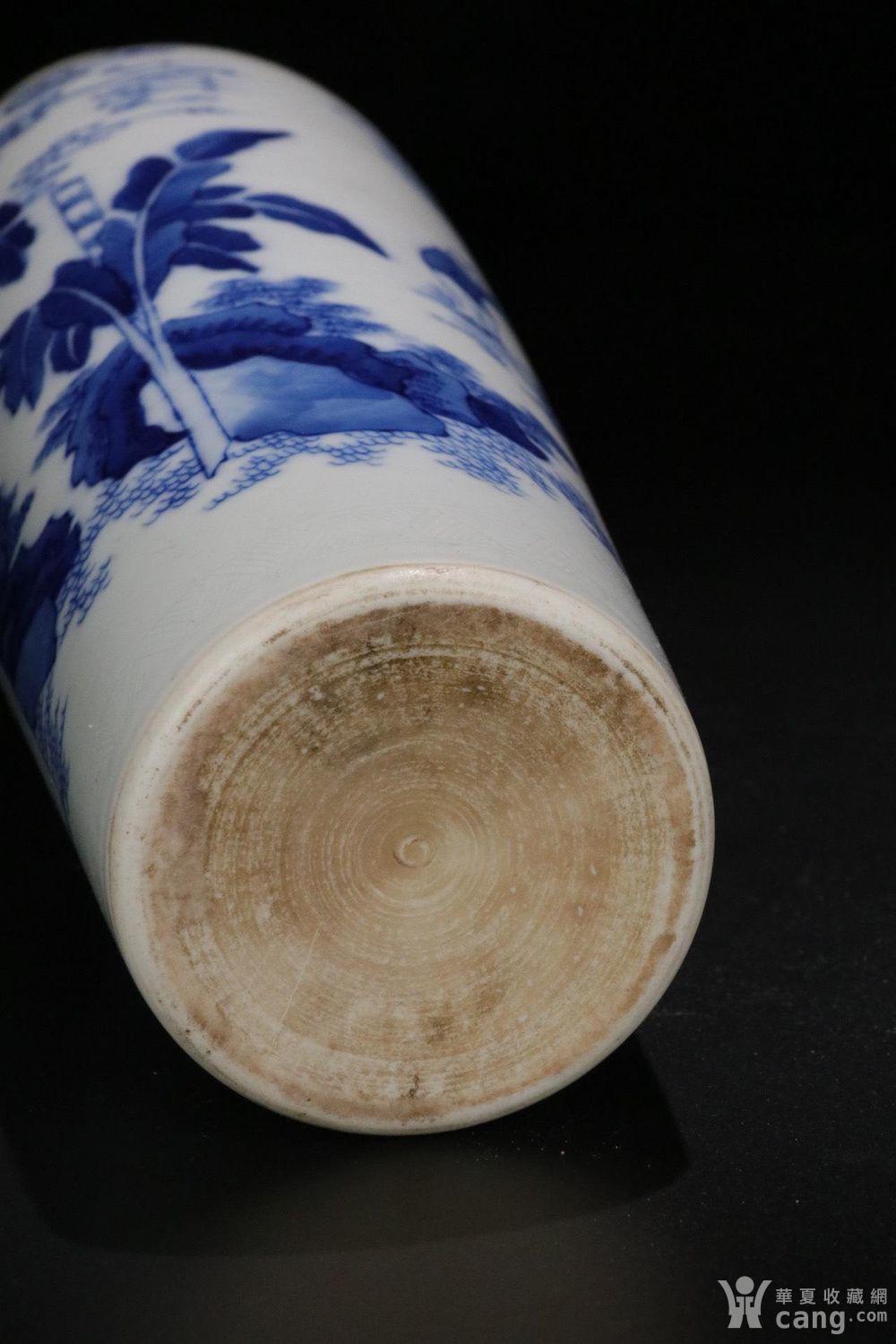 清顺治.丰润釉水青花人物故事筒瓶