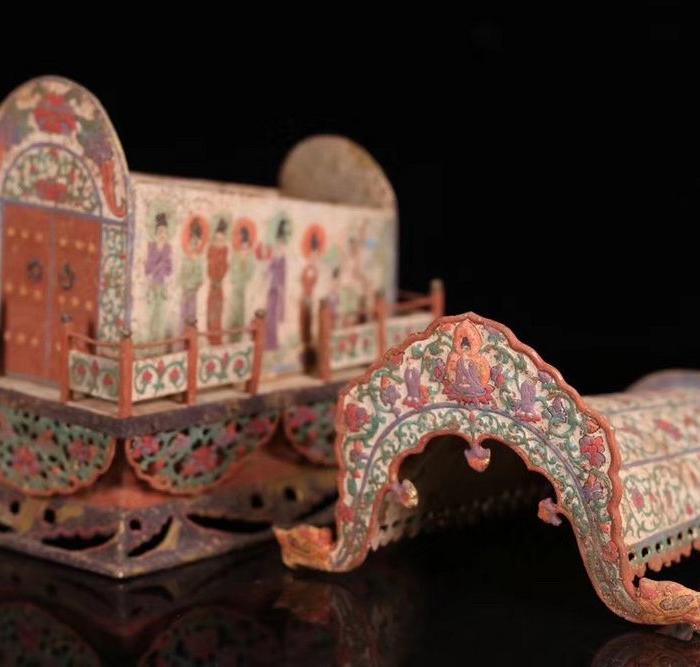 唐 铜胎彩绘舍利棺材