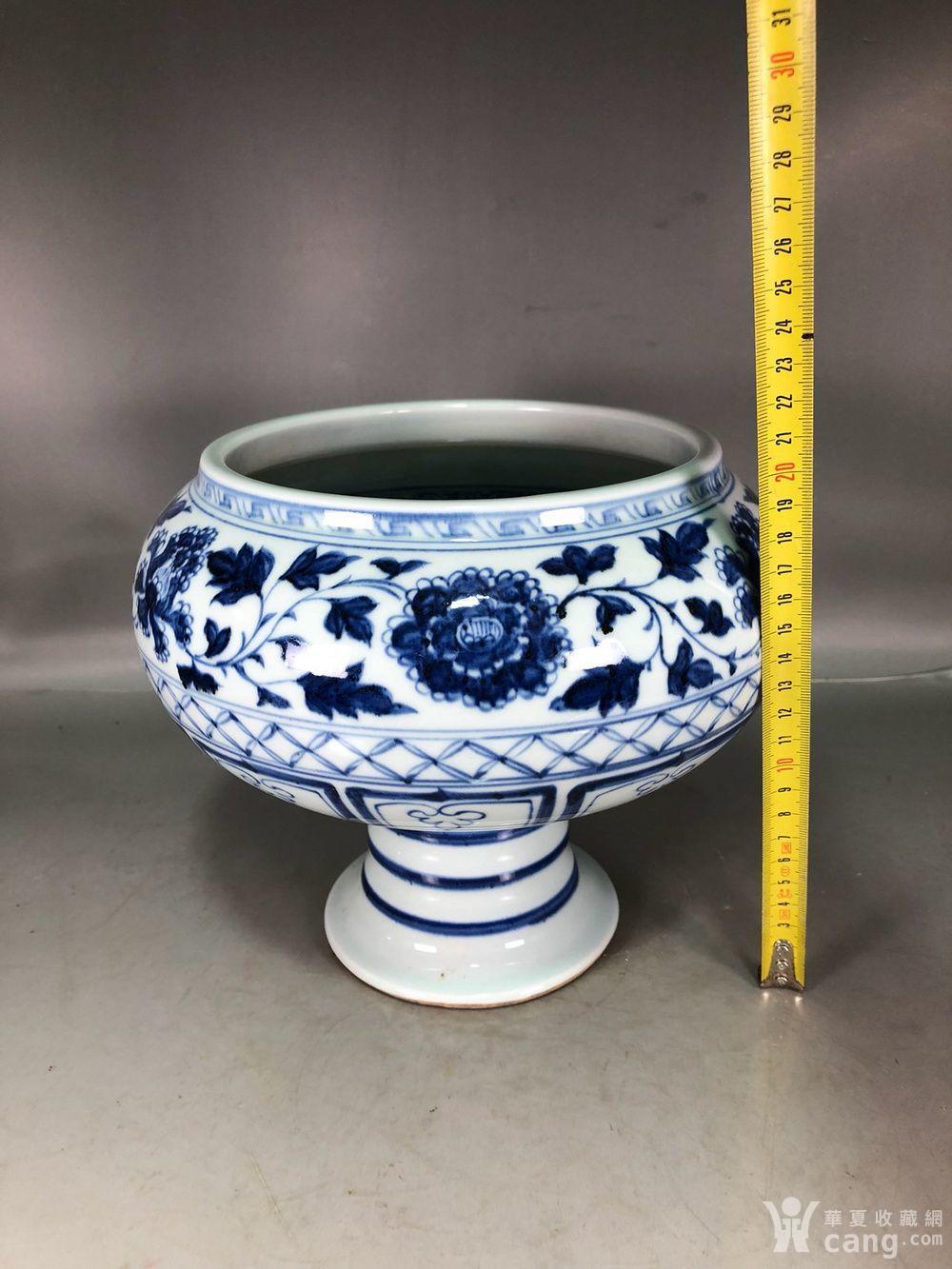 元代青花缠枝牡丹凤纹高脚笔洗